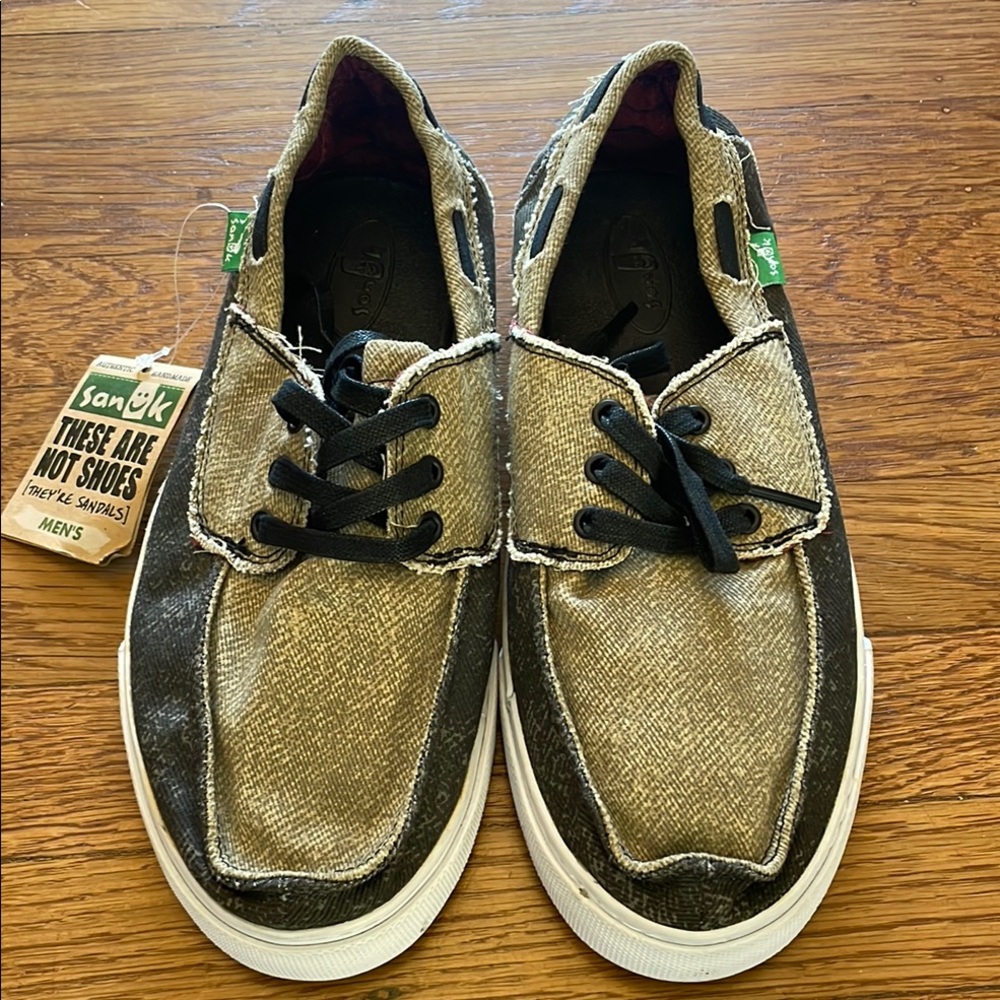 Sanuk Men’s Black and Tan Shoes